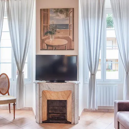 Apartment Merveilleux 2p, A 50 M De La Plage, En Plein Centre Menton