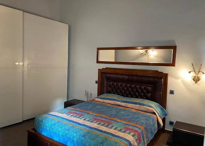 Merveilleux 2p, A 50 M De La Plage, En Plein Centre *