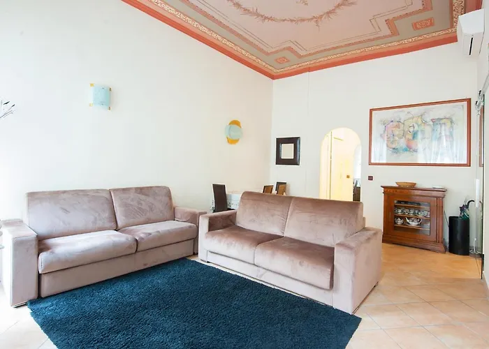 Merveilleux 2p, A 50 M De La Plage, En Plein Centre *