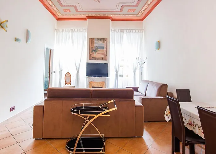 Apartment Merveilleux 2p, A 50 M De La Plage, En Plein Centre Menton