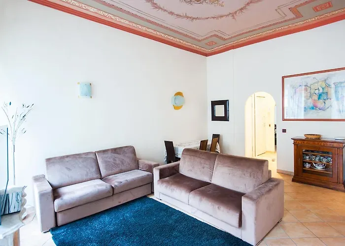 Merveilleux 2p, à 50 M De La Plage, En Plein Centre Menton