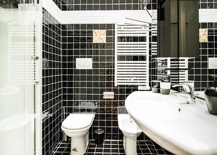 Merveilleux 2p, à 50 M De La Plage, En Plein Centre Appartement