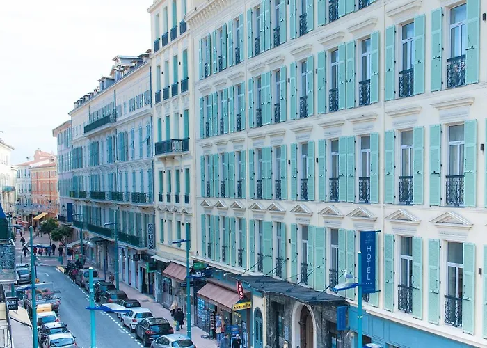 Merveilleux 2p, à 50 M De La Plage, En Plein Centre Appartement