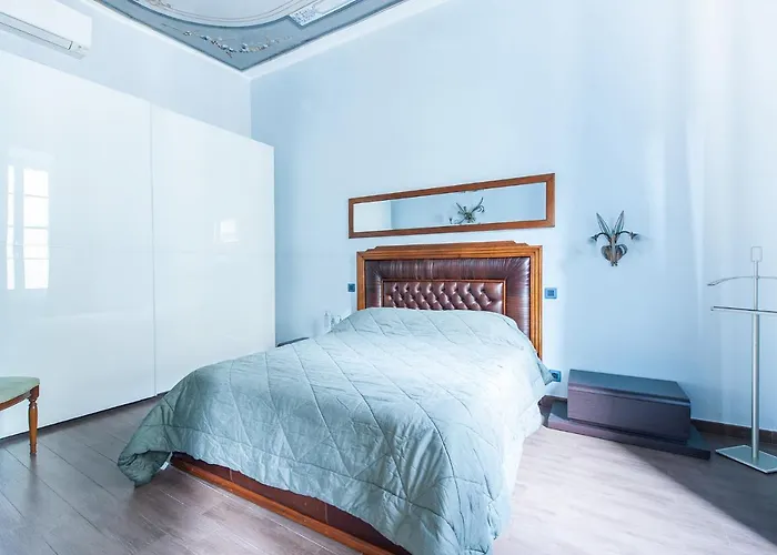 Merveilleux 2p, à 50 M De La Plage, En Plein Centre