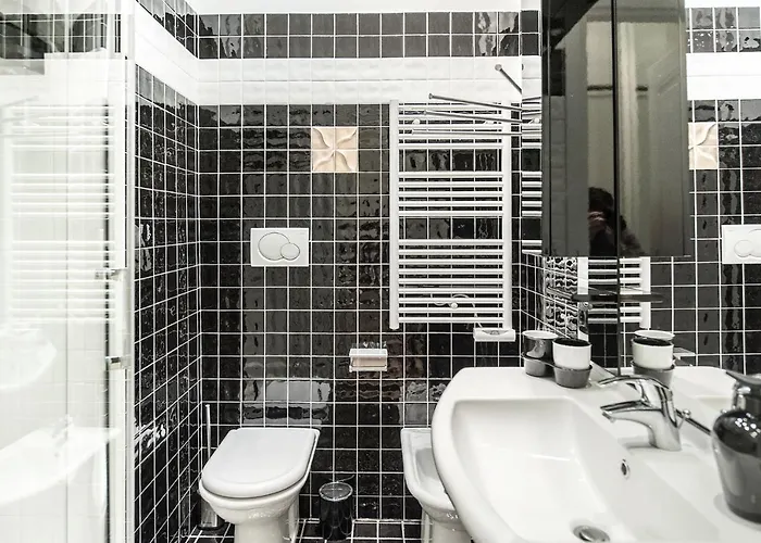 Merveilleux 2p, A 50 M De La Plage, En Plein Centre