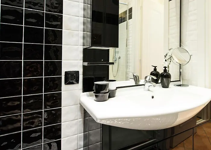 Appartement Merveilleux 2p, à 50 M De La Plage, En Plein Centre Menton